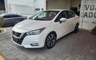 Nissan Versa Platinum Color Blanco Perlado 2020 At