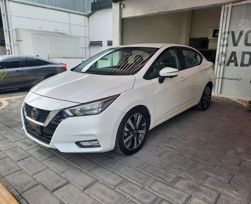 Nissan Versa Platinum Color Blanco Perlado 2020 At